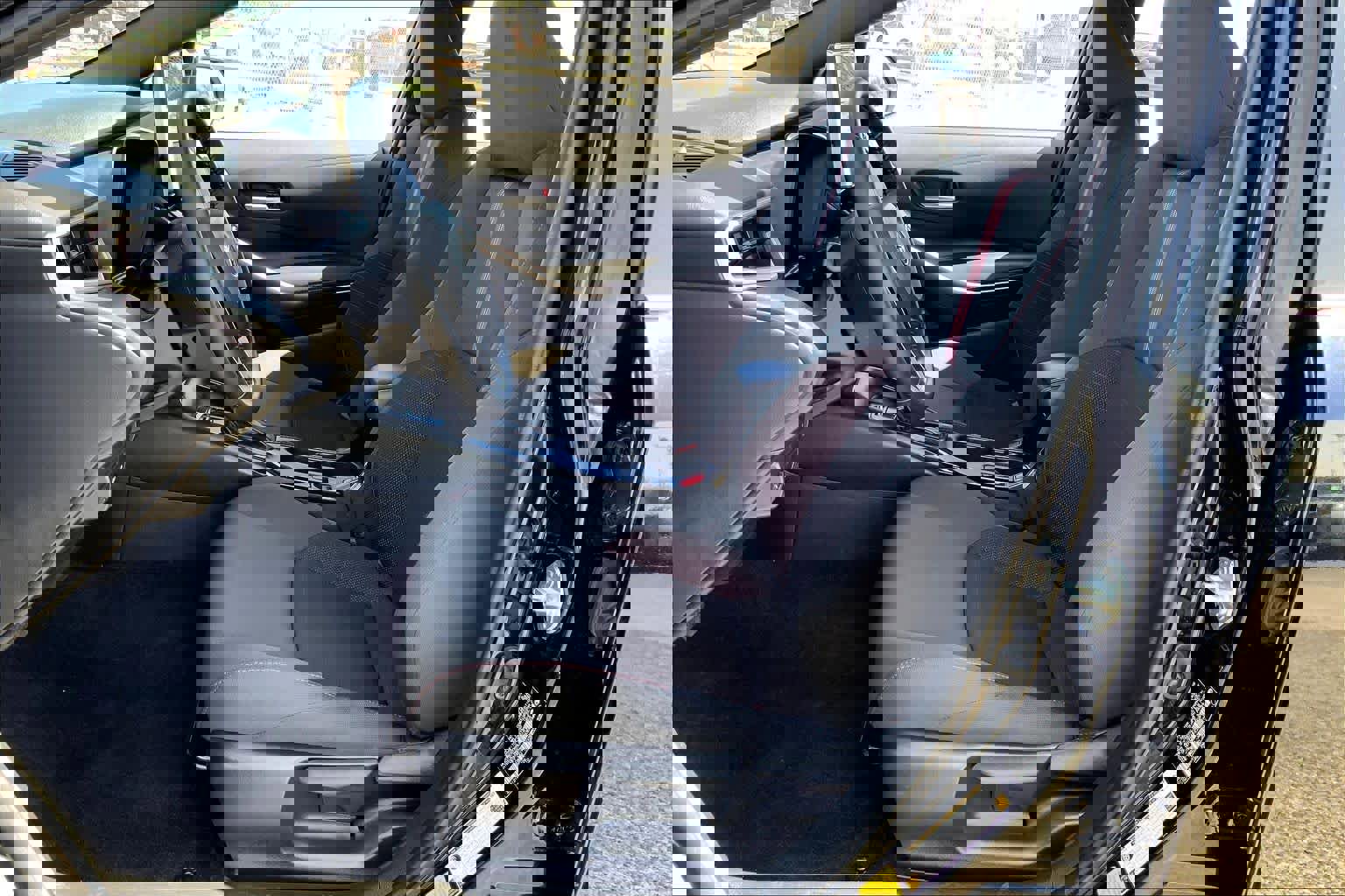 Certified 2025 Toyota Corolla SE w/ SE Premium Package FWD image 8