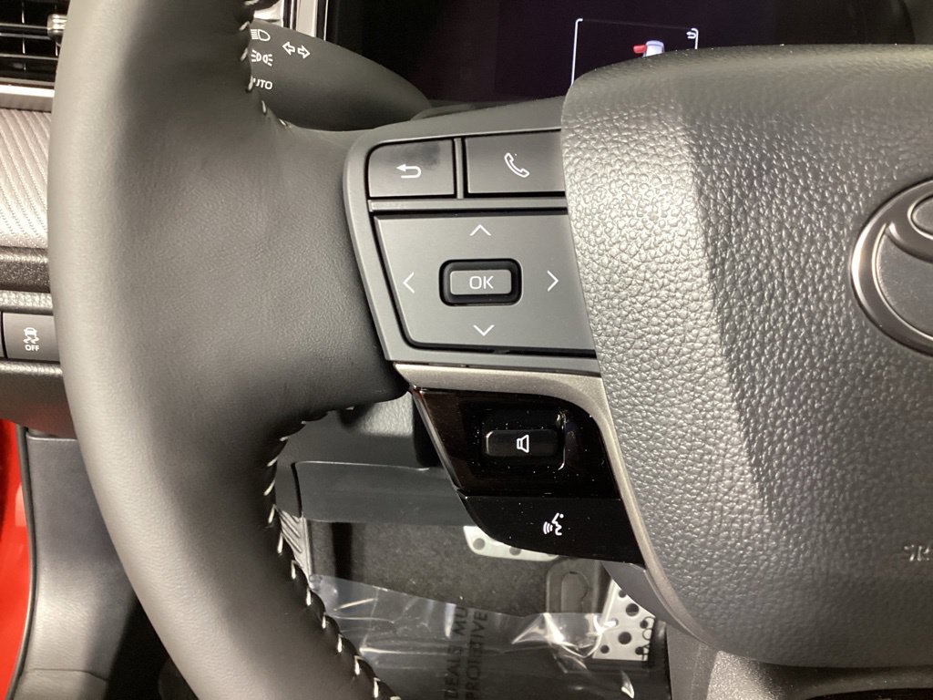 Used 2026 Toyota Camry SE w/ Convenience Package FWD image 13