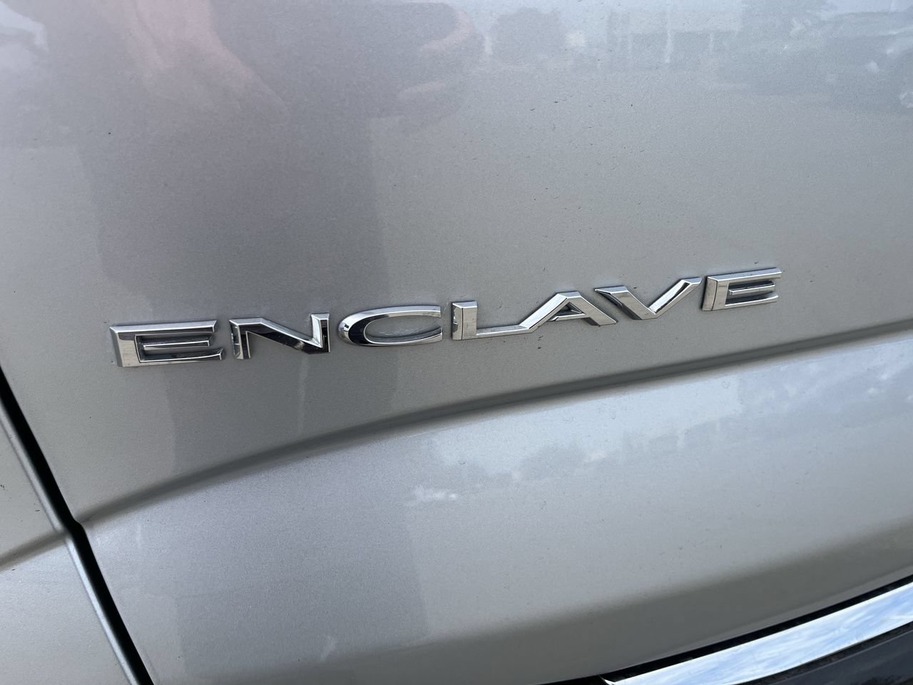 Used 2021 Buick Enclave Essence FWD image 29