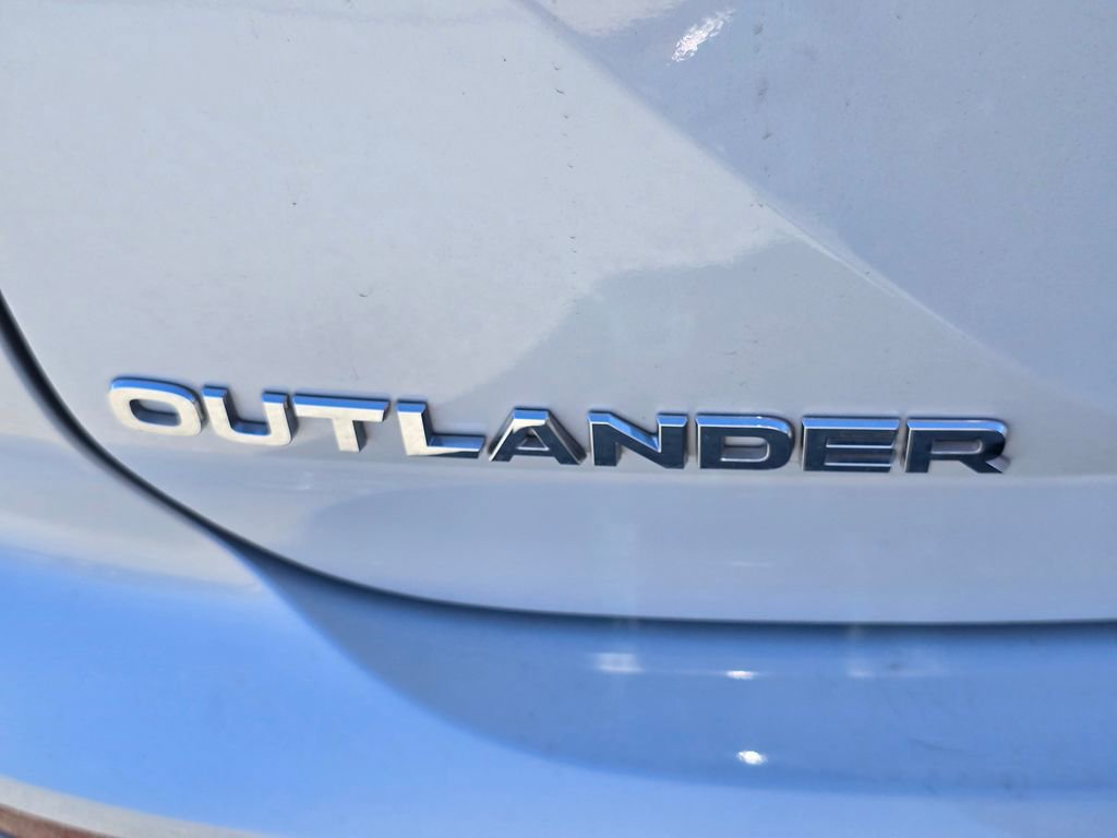 Used 2025 Mitsubishi Outlander SEL image 28