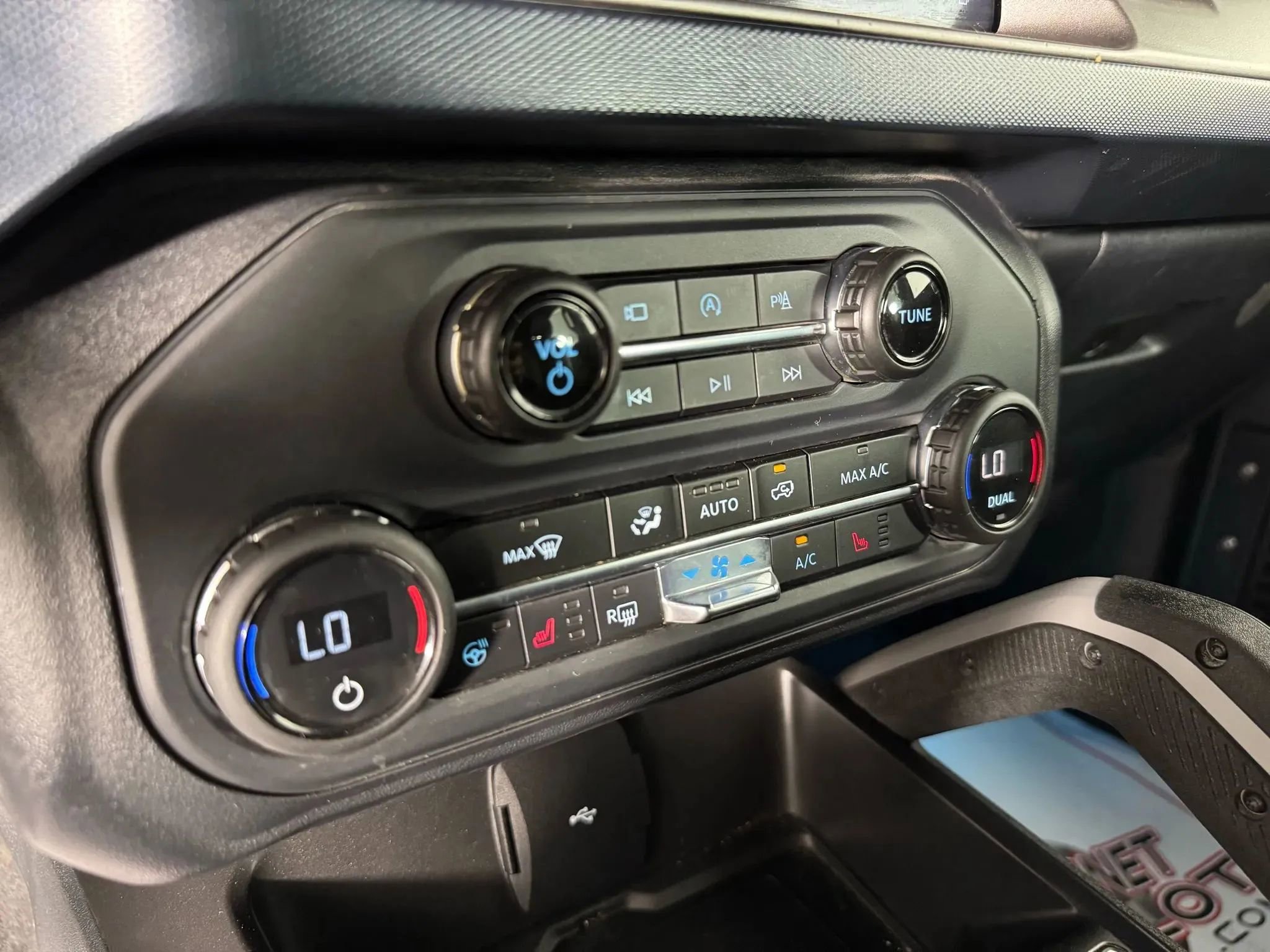 Used 2023 Ford Bronco Outer Banks image 21