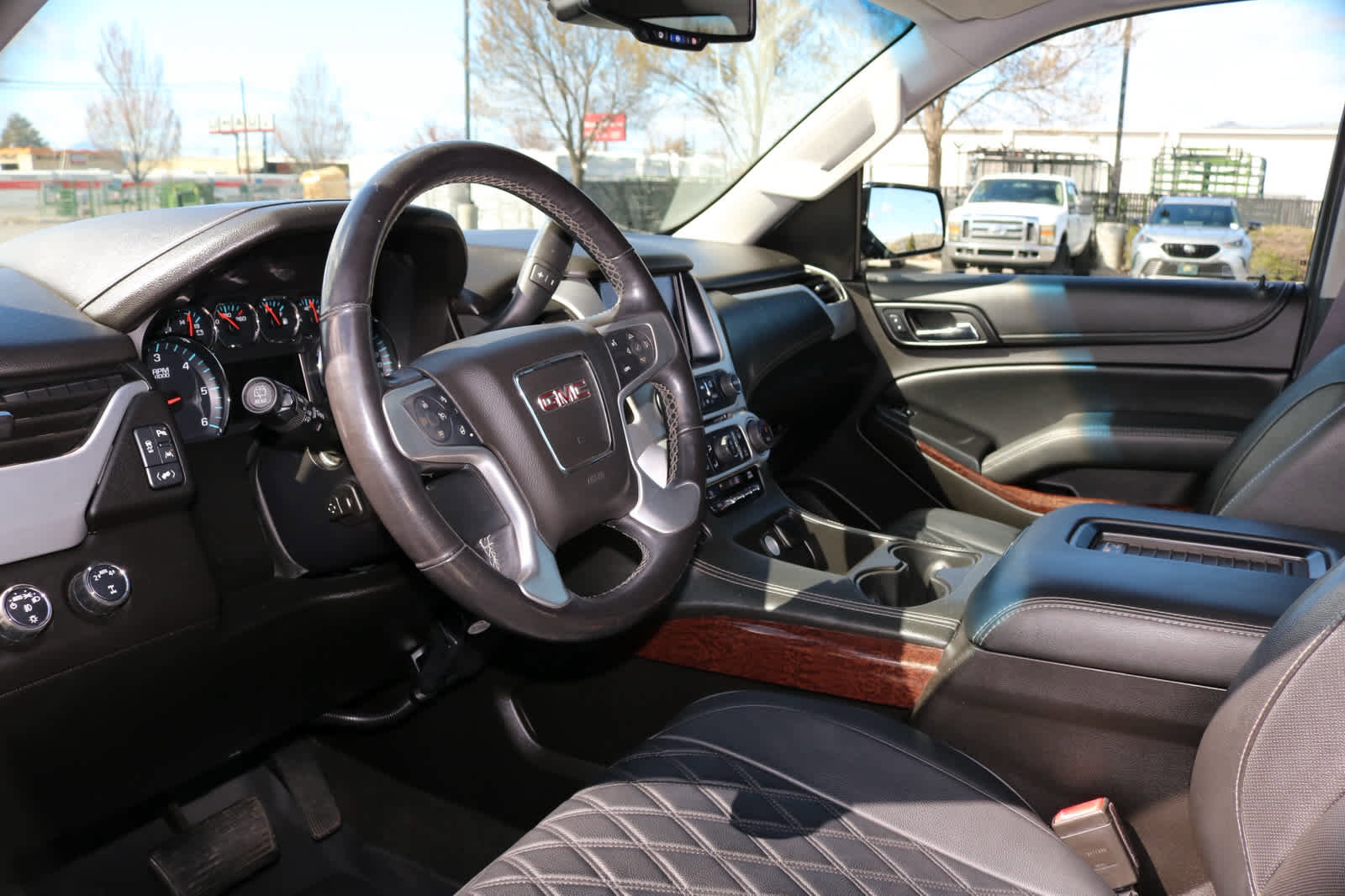 Used 2017 GMC Yukon XL SLT image 7
