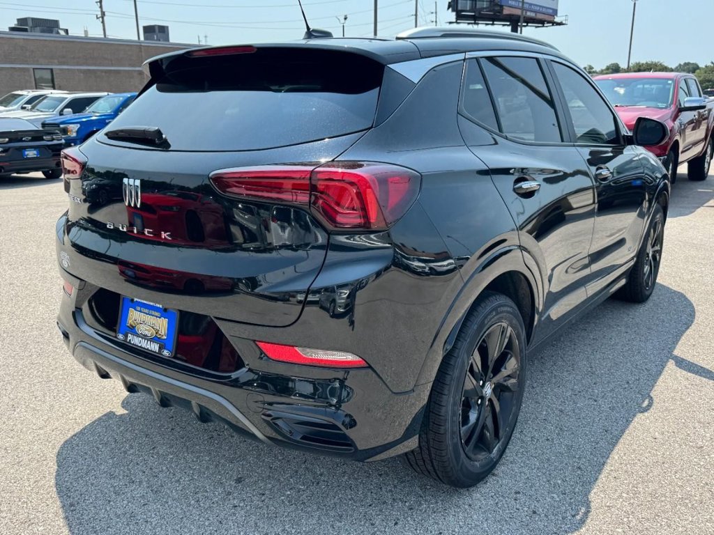 Used 2025 Buick Encore GX Sport Touring FWD image 3