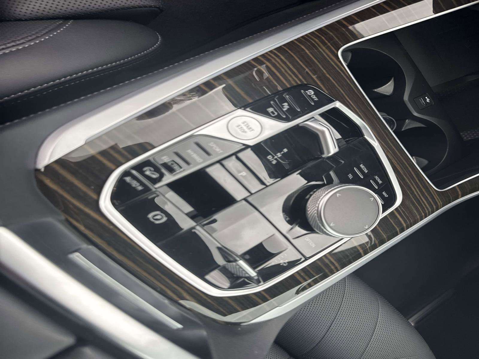 Used 2024 BMW X5 xDrive50e image 26