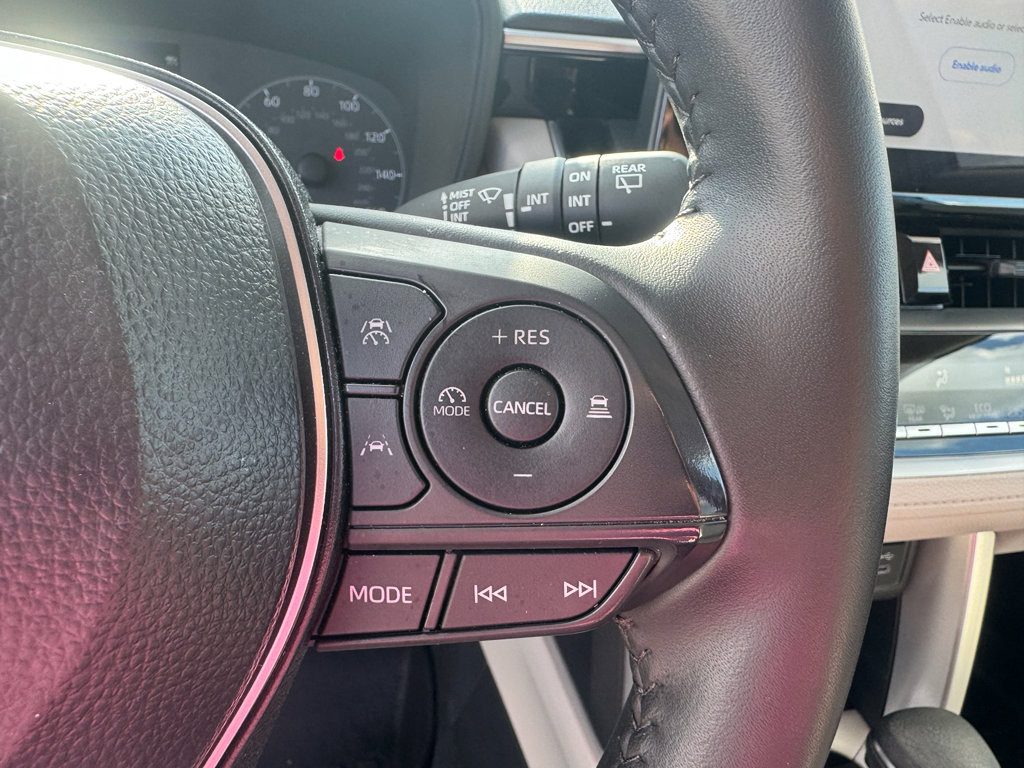 Used 2025 Toyota Corolla Cross LE w/ Moonroof Package FWD image 13