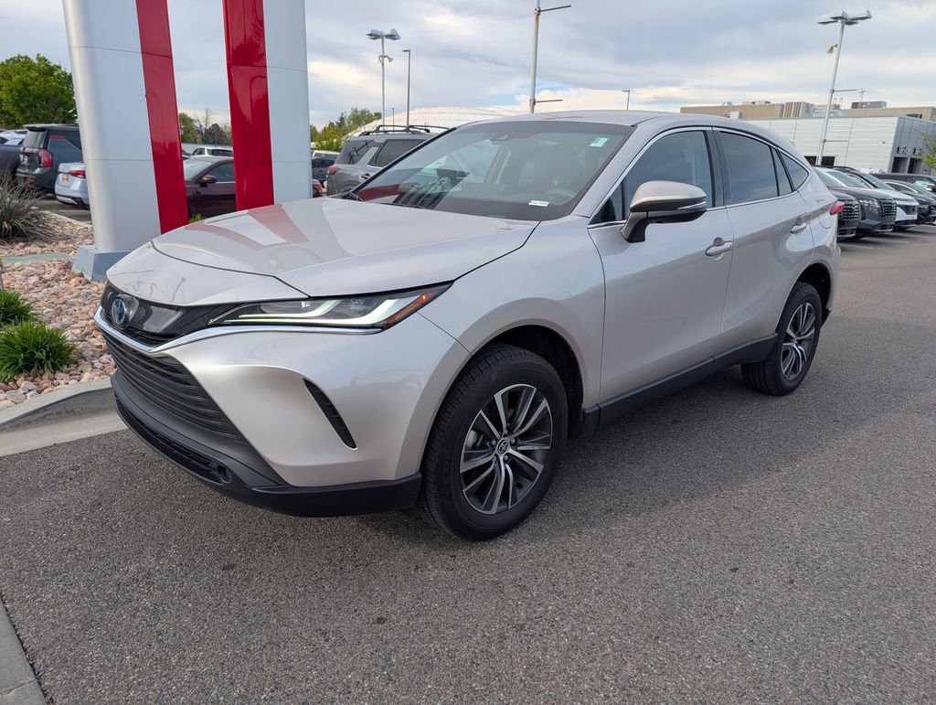 Used 2024 Toyota Venza LE image 2