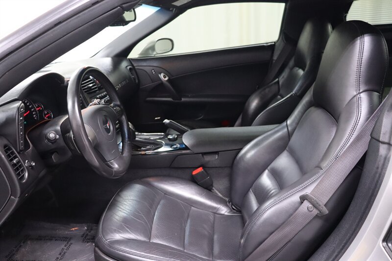 Used 2008 Chevrolet Corvette Coupe w/ Preferred Equipment Group RWD image 17