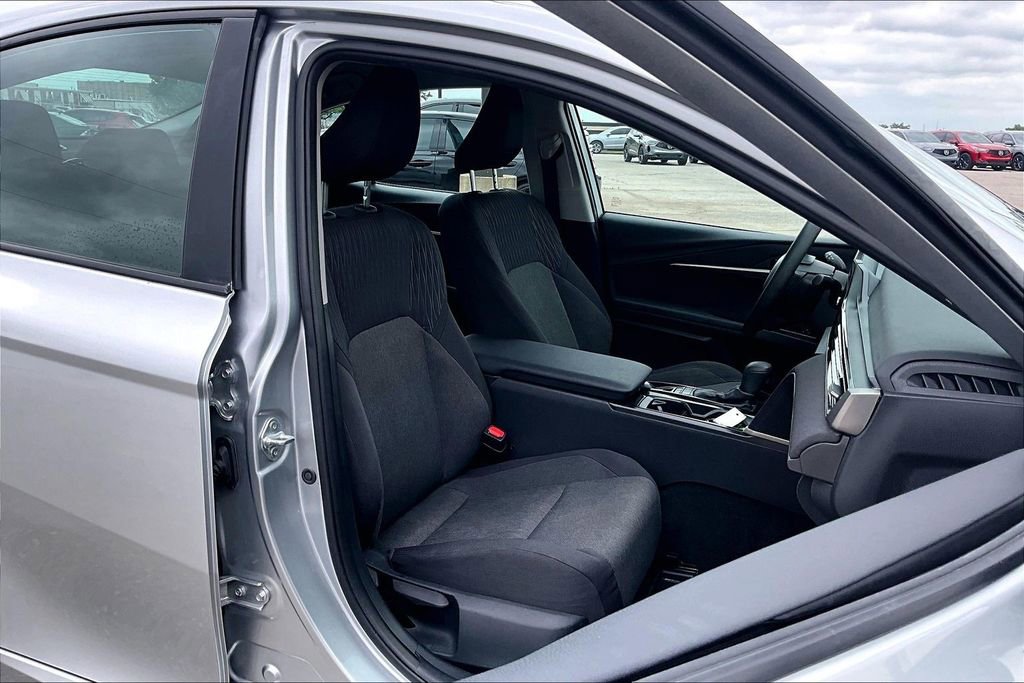 Used 2025 Toyota Camry LE FWD image 10