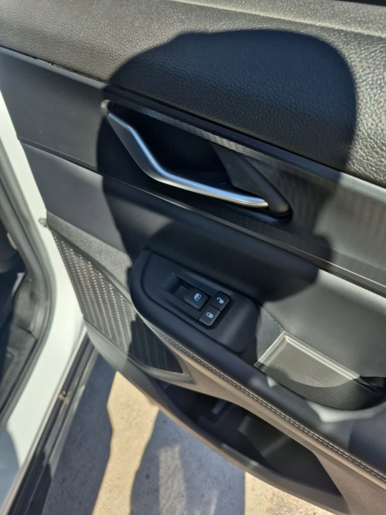 Used 2023 Jeep Grand Cherokee Laredo X image 20