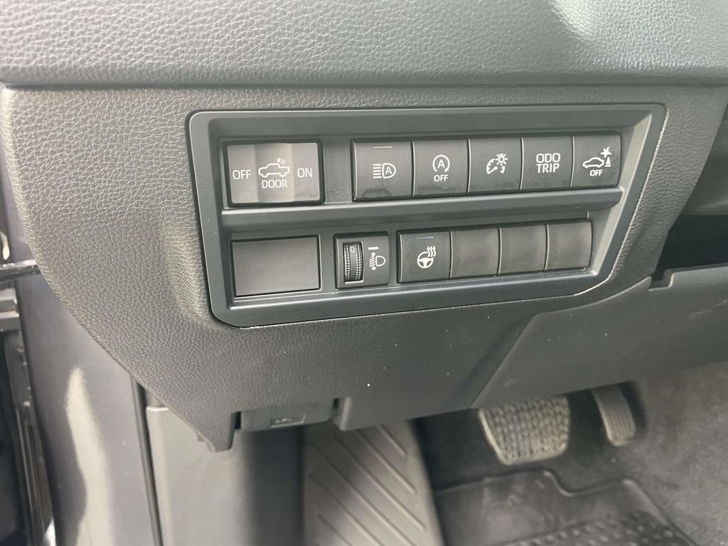 Used 2026 Toyota Tundra SR5 w/ SR5 Premium Package AWD/4WD image 32