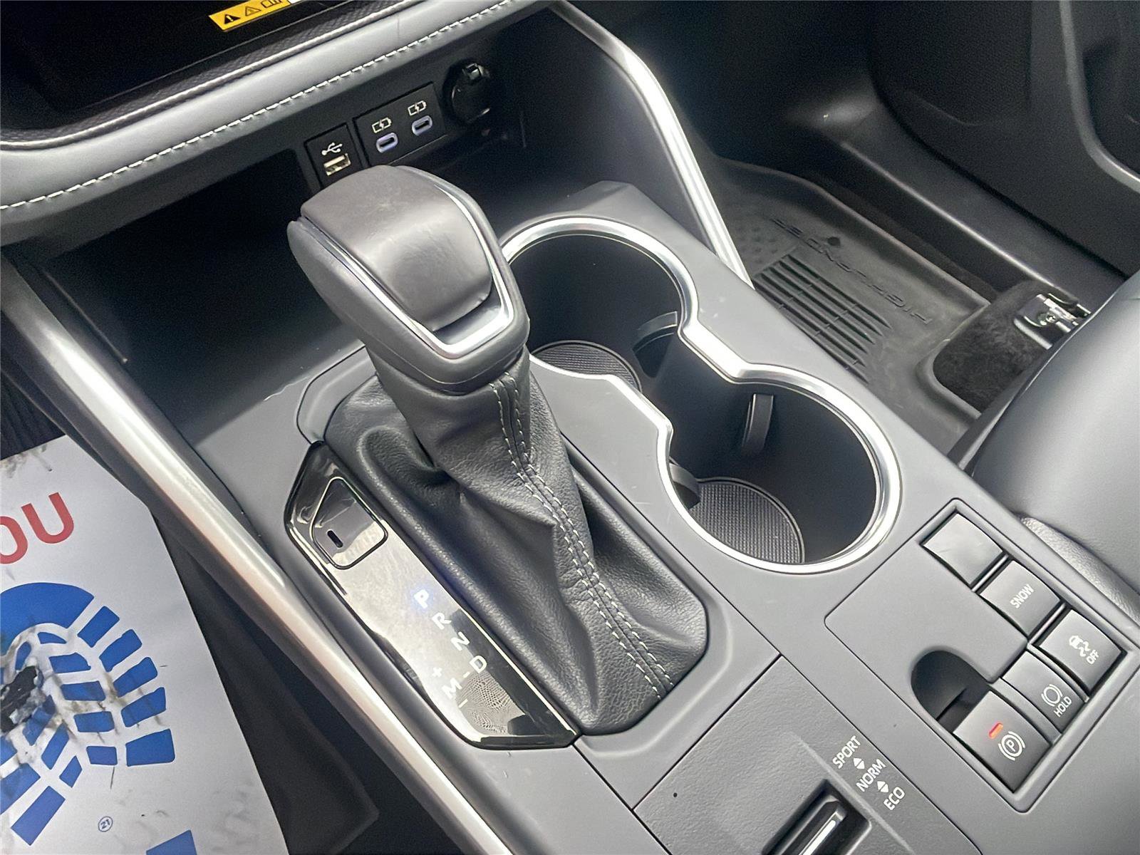 Used 2025 Toyota Highlander XLE image 27