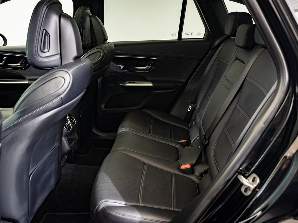 Certified 2025 Mercedes-Benz GLC 300 4MATIC image 33