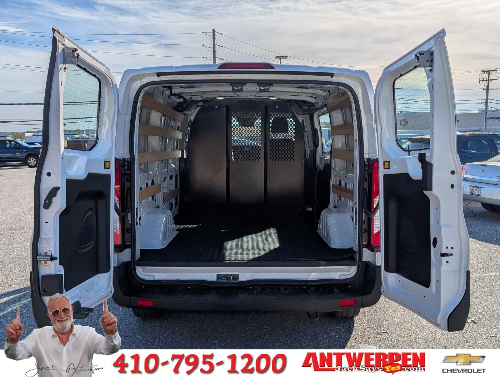 Used 2024 Ford Transit 250 Low Roof w/ Exterior Upgrade Package image 14