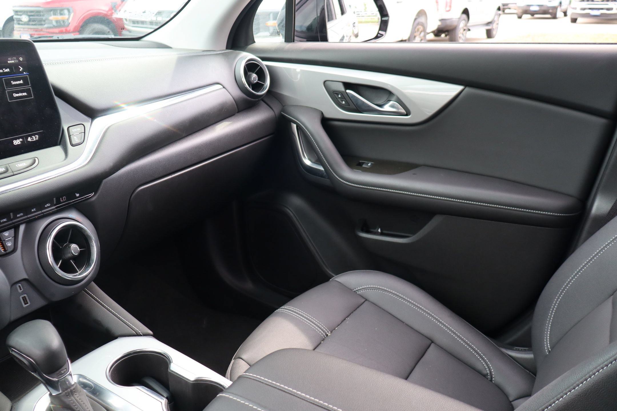 Used 2023 Chevrolet Blazer LT FWD image 23