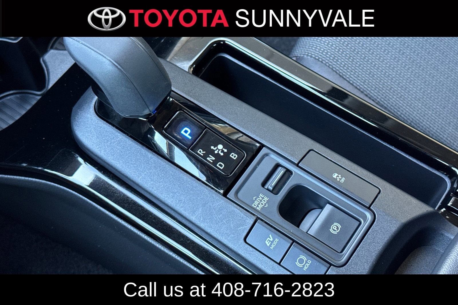 Used 2025 Toyota Prius LE image 25