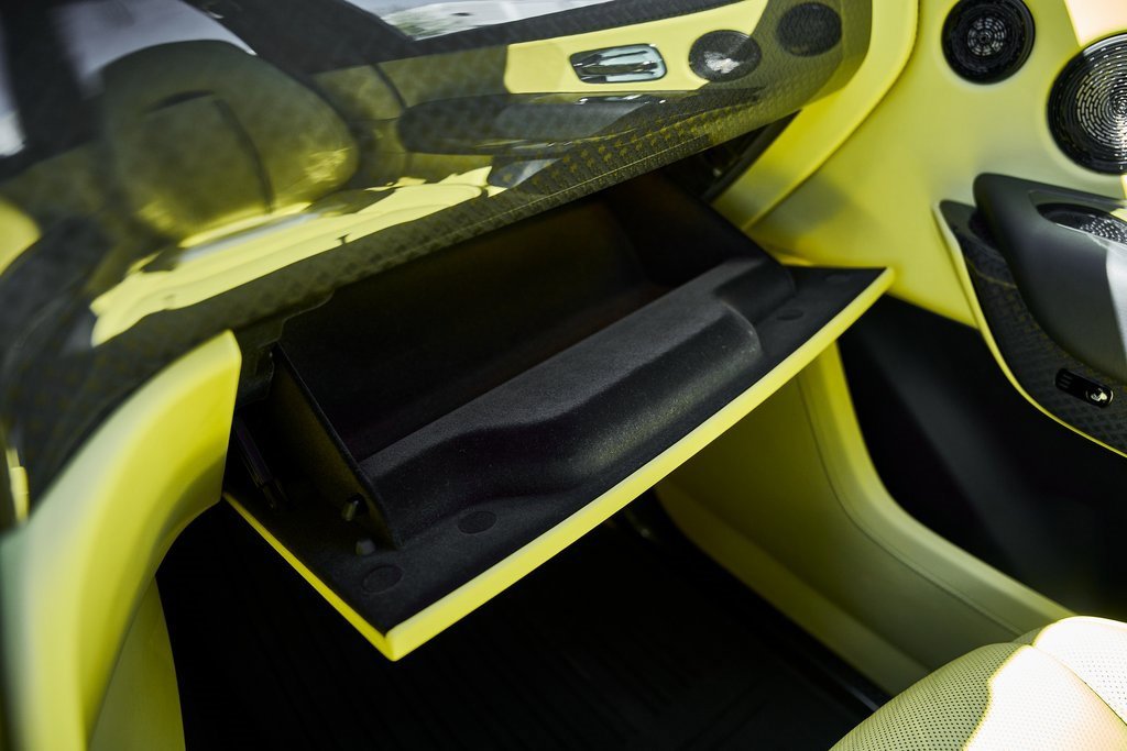 Used 2022 Rolls-Royce Cullinan Black Badge w/ Dark Exterior Package image 87