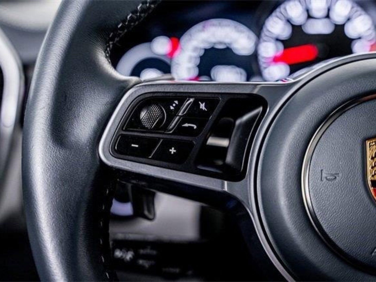 Used 2022 Porsche Cayenne S image 47