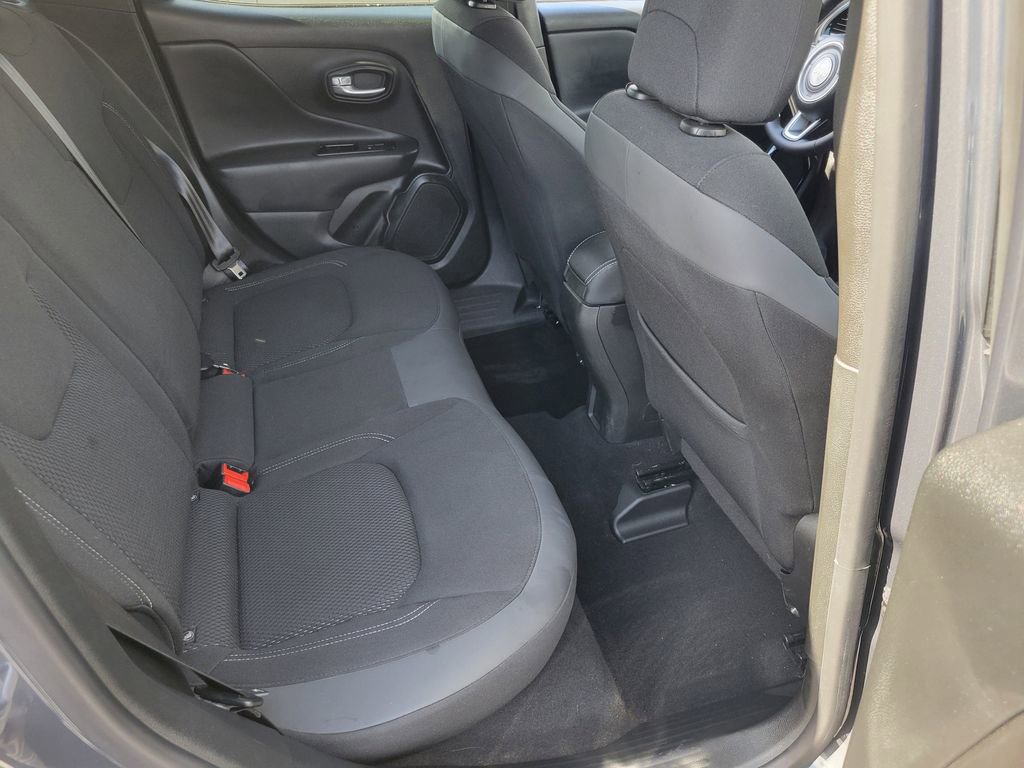 Used 2023 Jeep Renegade Altitude image 18