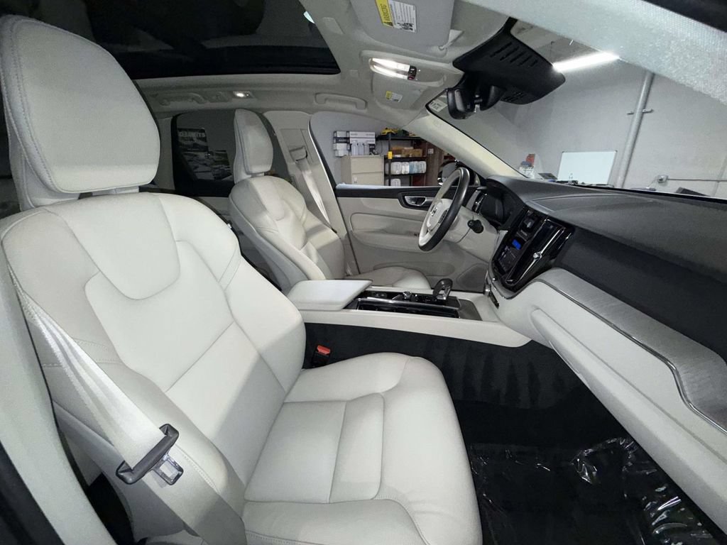 Used 2023 Volvo XC60 T8 Plus w/ Protection Package Premier AWD/4WD image 14