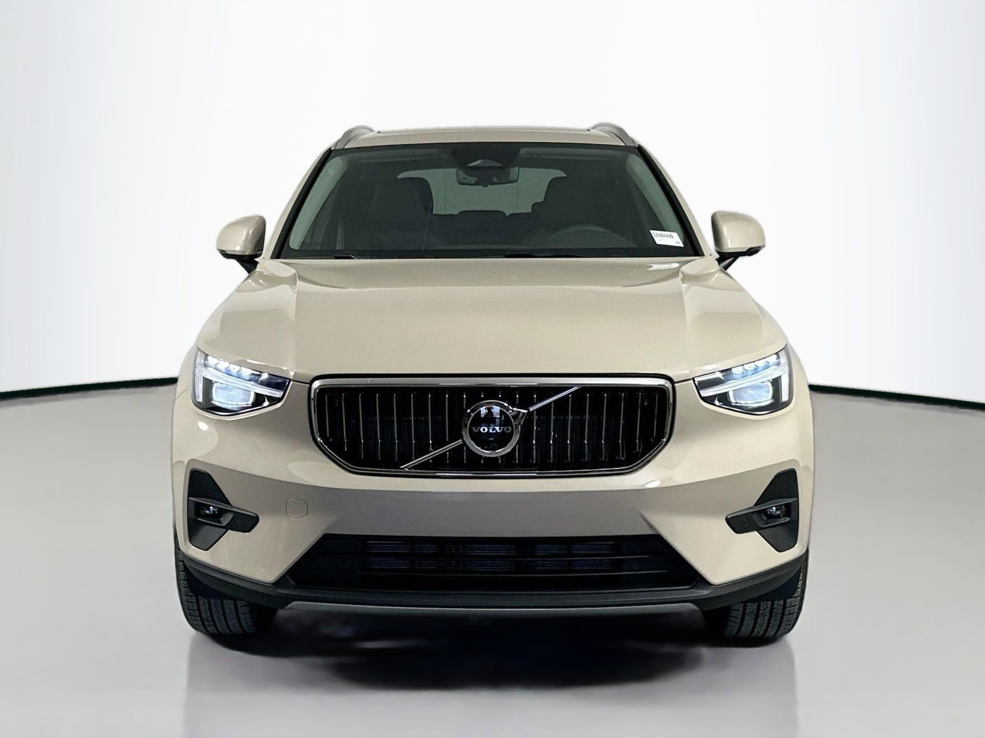 New 2025 Volvo XC40 B5 Ultra w/ Protection Package Premier image 2