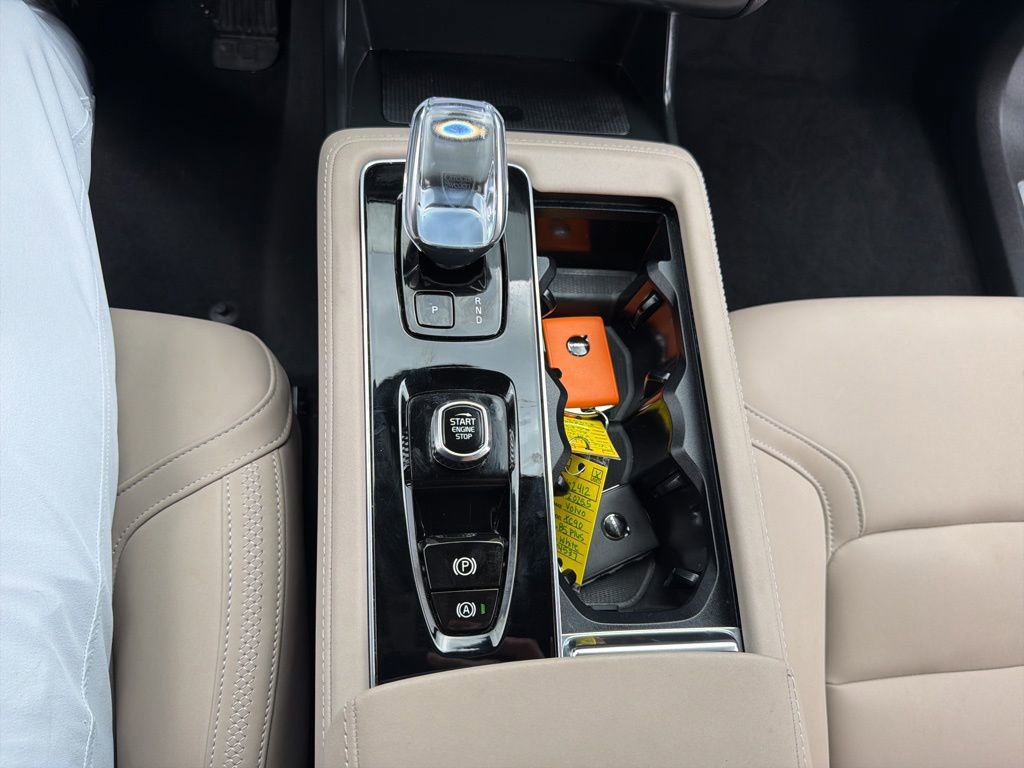 Certified 2025 Volvo XC90 B5 Plus image 12