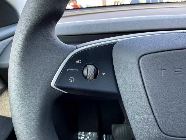 Used 2026 Tesla Model Y 2WD image 13
