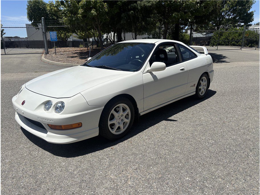 Used 1998 Acura Integra Type R FWD image 3
