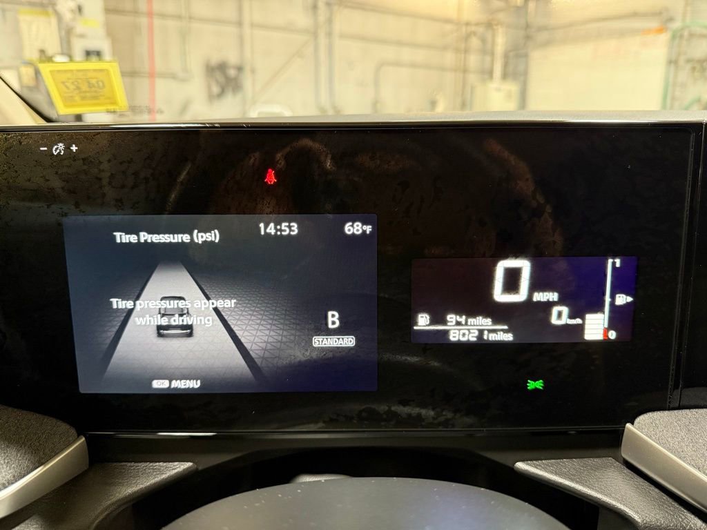 Used 2025 Nissan Kicks SV w/ Charging Package image 8