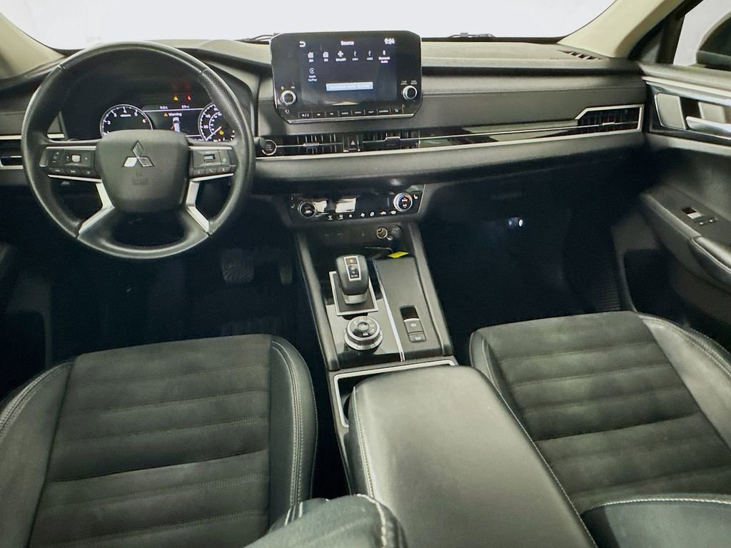 Used 2022 Mitsubishi Outlander SE image 26