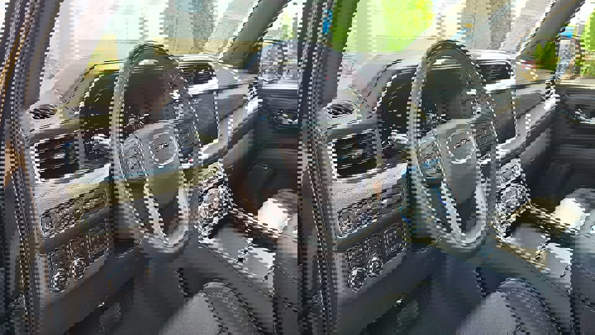 Used 2024 GMC Yukon XL Denali w/ Denali Reserve Package image 11