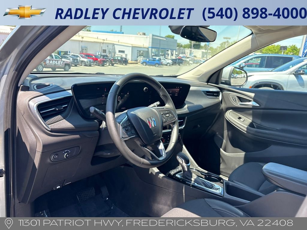 Used 2025 Buick Encore GX Preferred AWD/4WD image 4