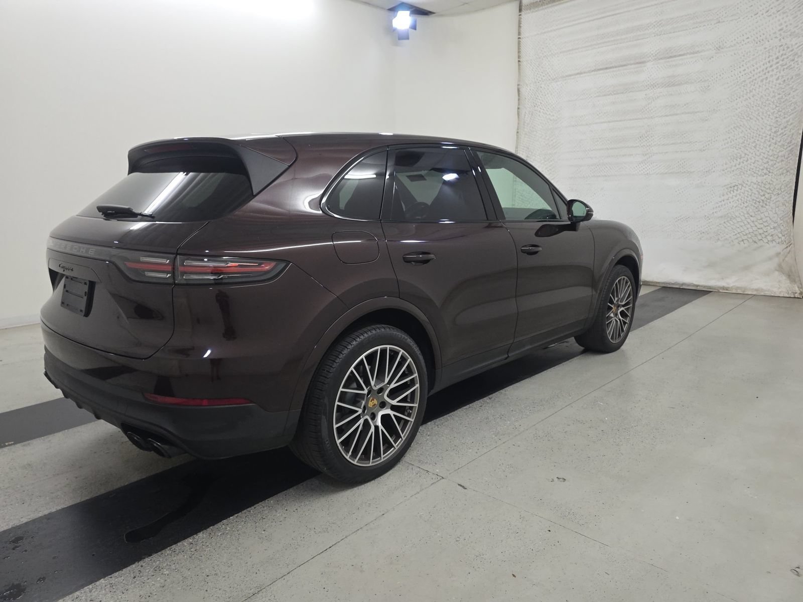 Used 2023 Porsche Cayenne Platinum Edition AWD/4WD image 6