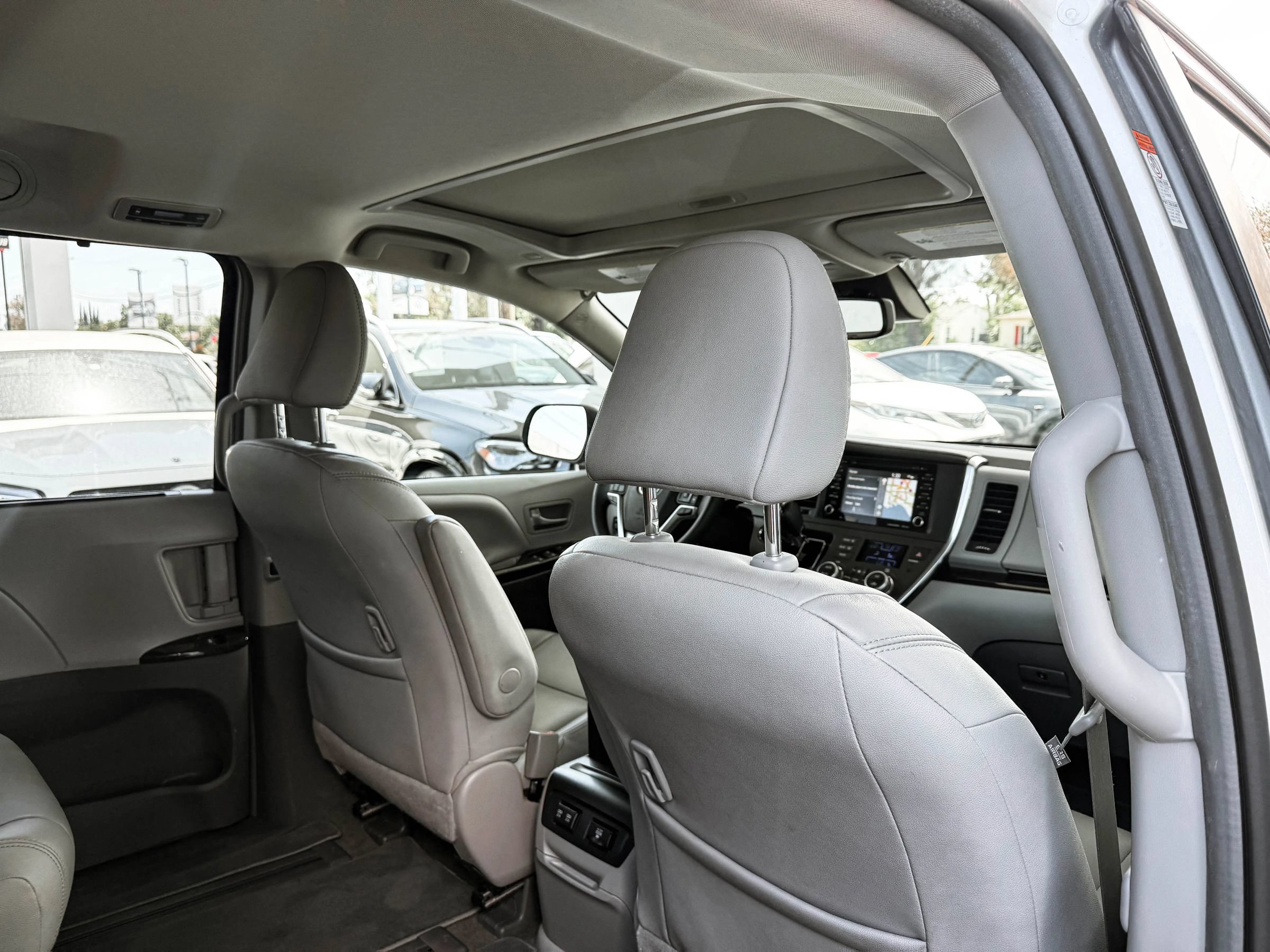 Used 2019 Toyota Sienna XLE w/ XLE Navigation Package AWD/4WD image 31