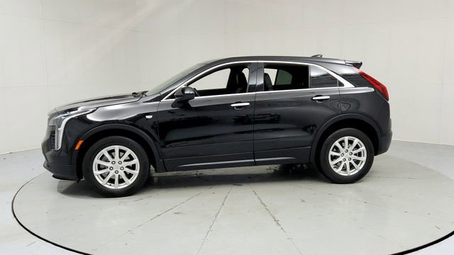 Certified 2023 Cadillac XT4 Luxury w/ Cold Weather Package image 2