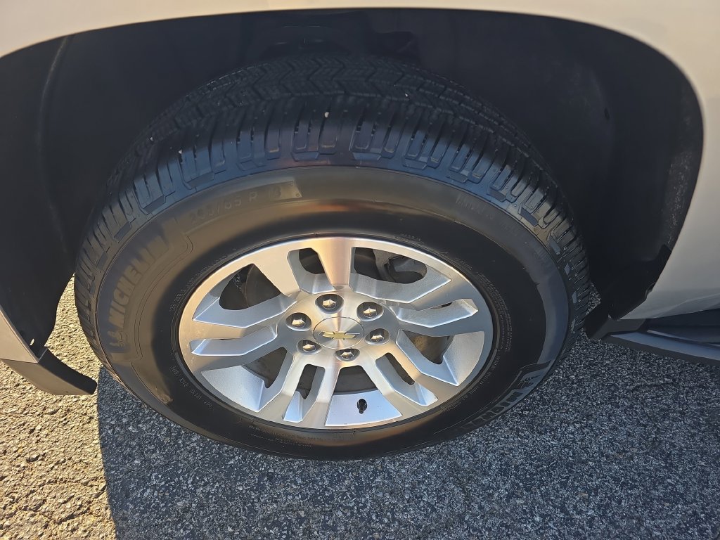 Used 2018 Chevrolet Tahoe LS RWD image 9