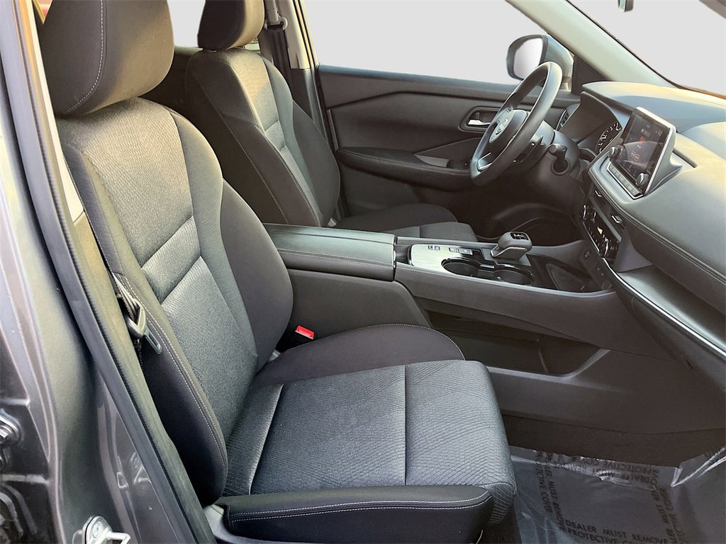 Used 2024 Nissan Rogue SV image 25