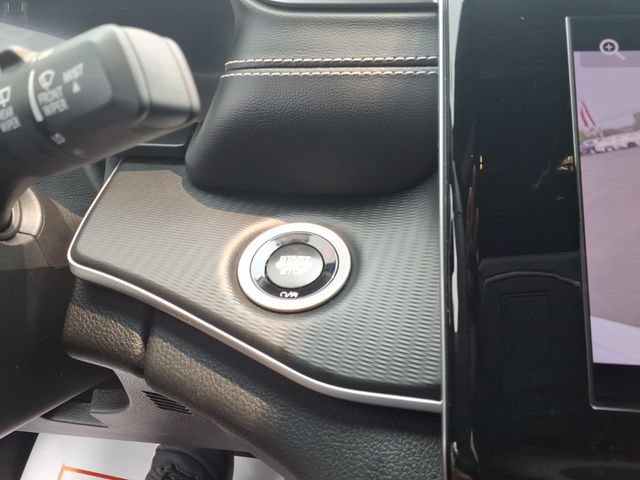 Used 2025 Jeep Grand Cherokee Altitude AWD/4WD image 20