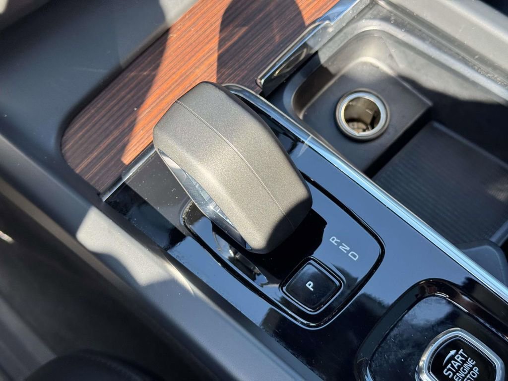 Certified 2023 Volvo XC60 B5 Plus w/ Climate Package image 28