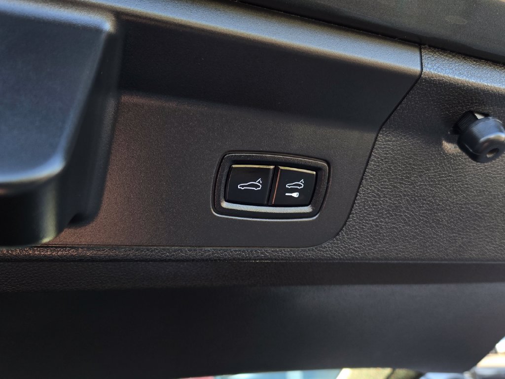 Used 2022 Porsche Panamera Platinum Edition RWD image 41