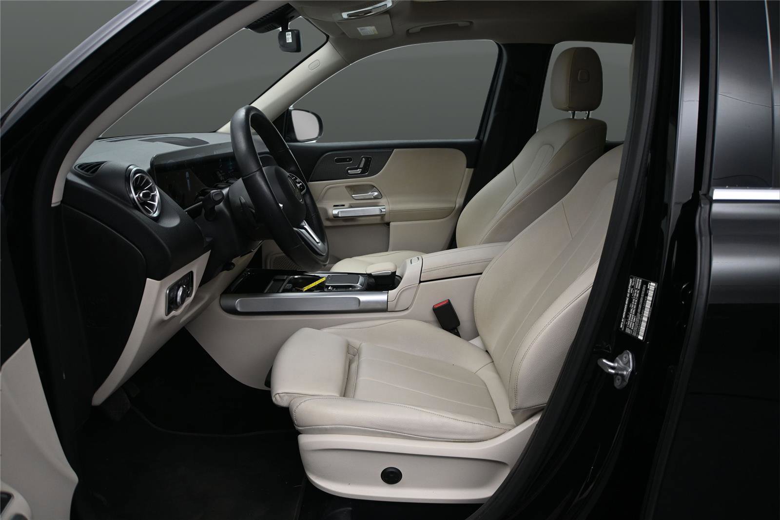 Used 2021 Mercedes-Benz GLB 250 4MATIC image 7