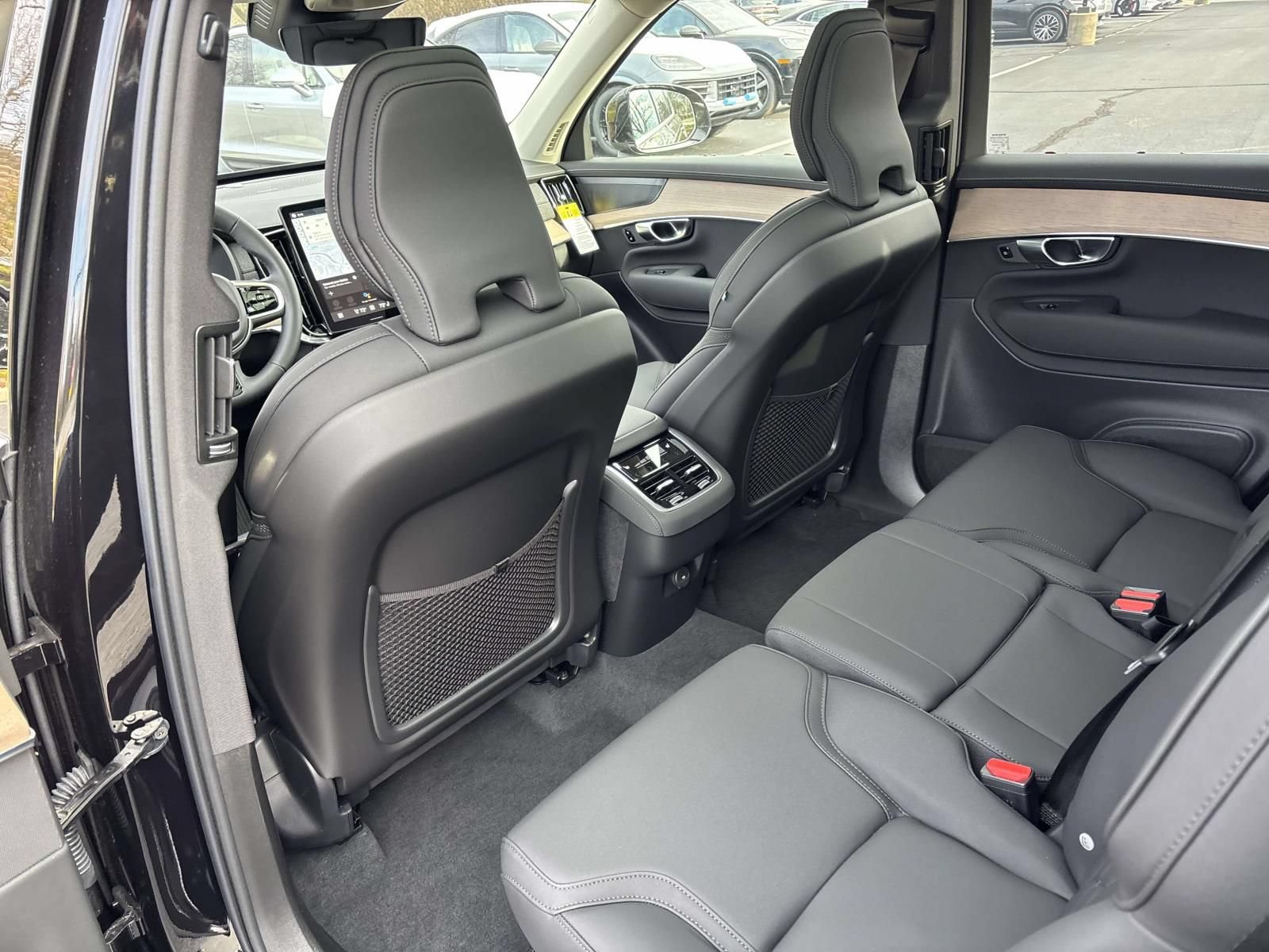 New 2026 Volvo XC90 B6 Plus w/ Protection Package Premier AWD/4WD image 27