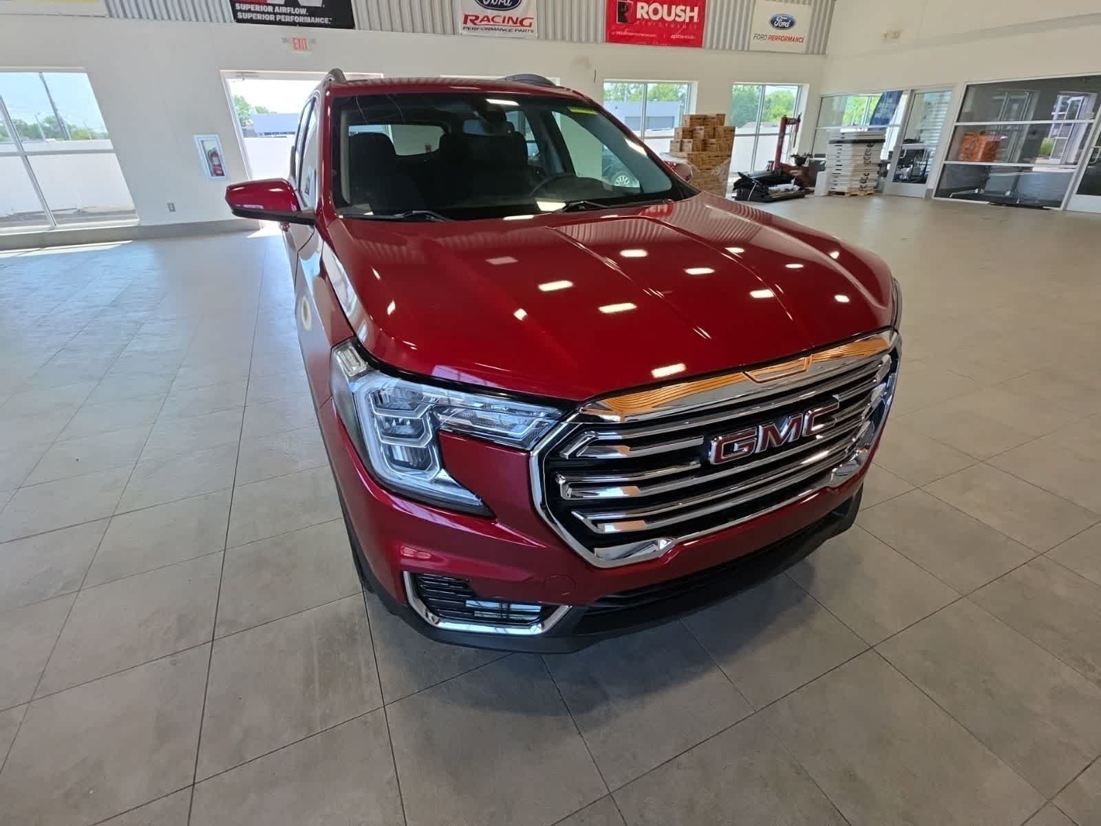 Used 2022 GMC Terrain SLE w/ Driver Convenience Package AWD/4WD image 4