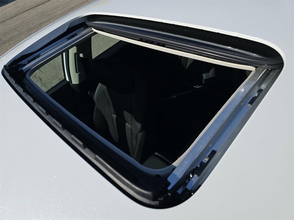 New 2025 Honda Accord SE image 3