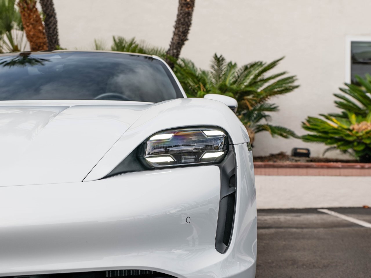 Used 2020 Porsche Taycan 4S image 10