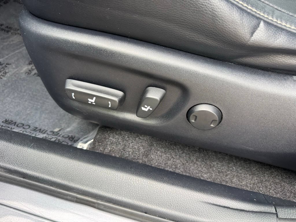 Used 2015 Toyota RAV4 Limited AWD/4WD image 14