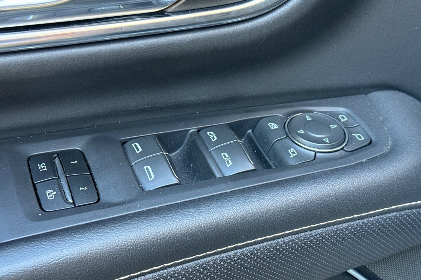 Used 2024 Chevrolet Suburban Premier image 13