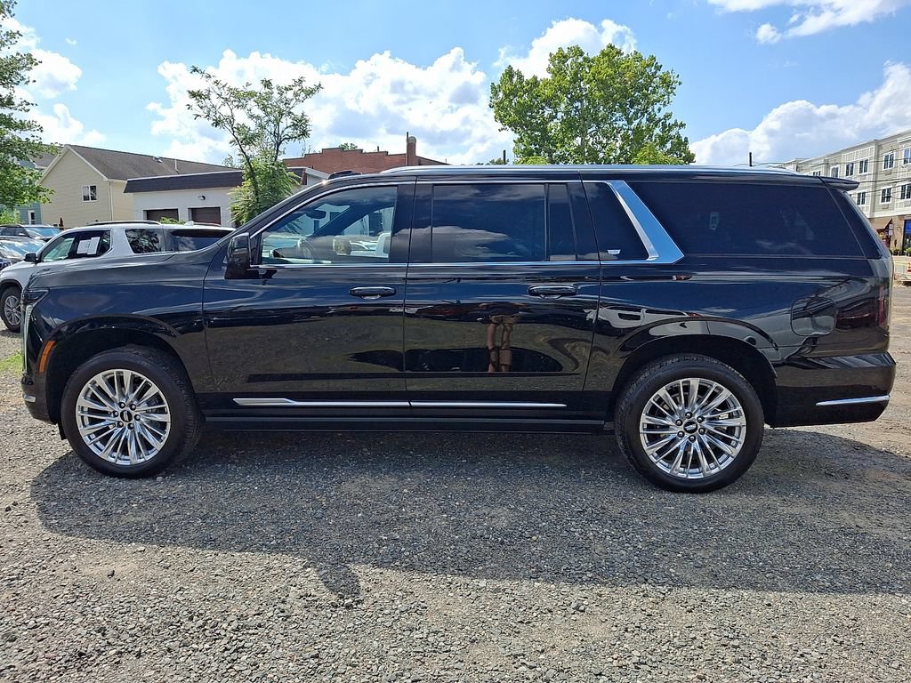 Certified 2026 Cadillac Escalade ESV Luxury w/ LPO, Floor Liner Package AWD/4WD image 4