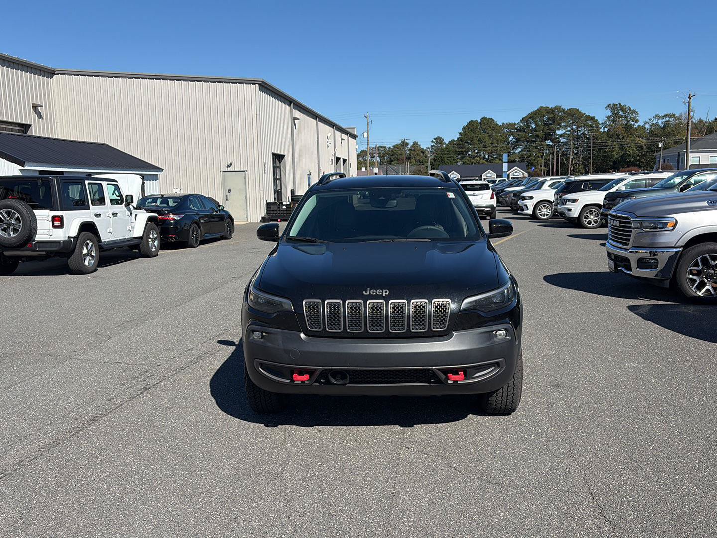 Used 2022 Jeep Cherokee Trailhawk w/ Premium Leather Package AWD/4WD image 11