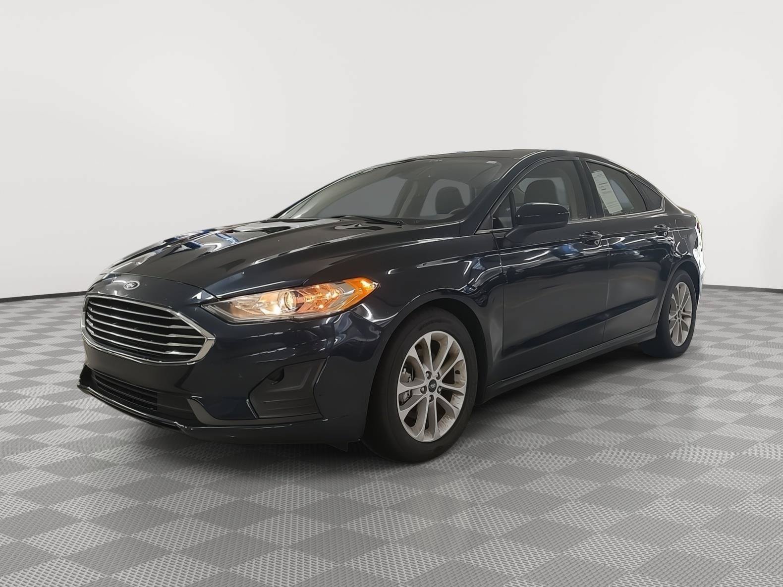 Used 2020 Ford Fusion SE FWD image 22
