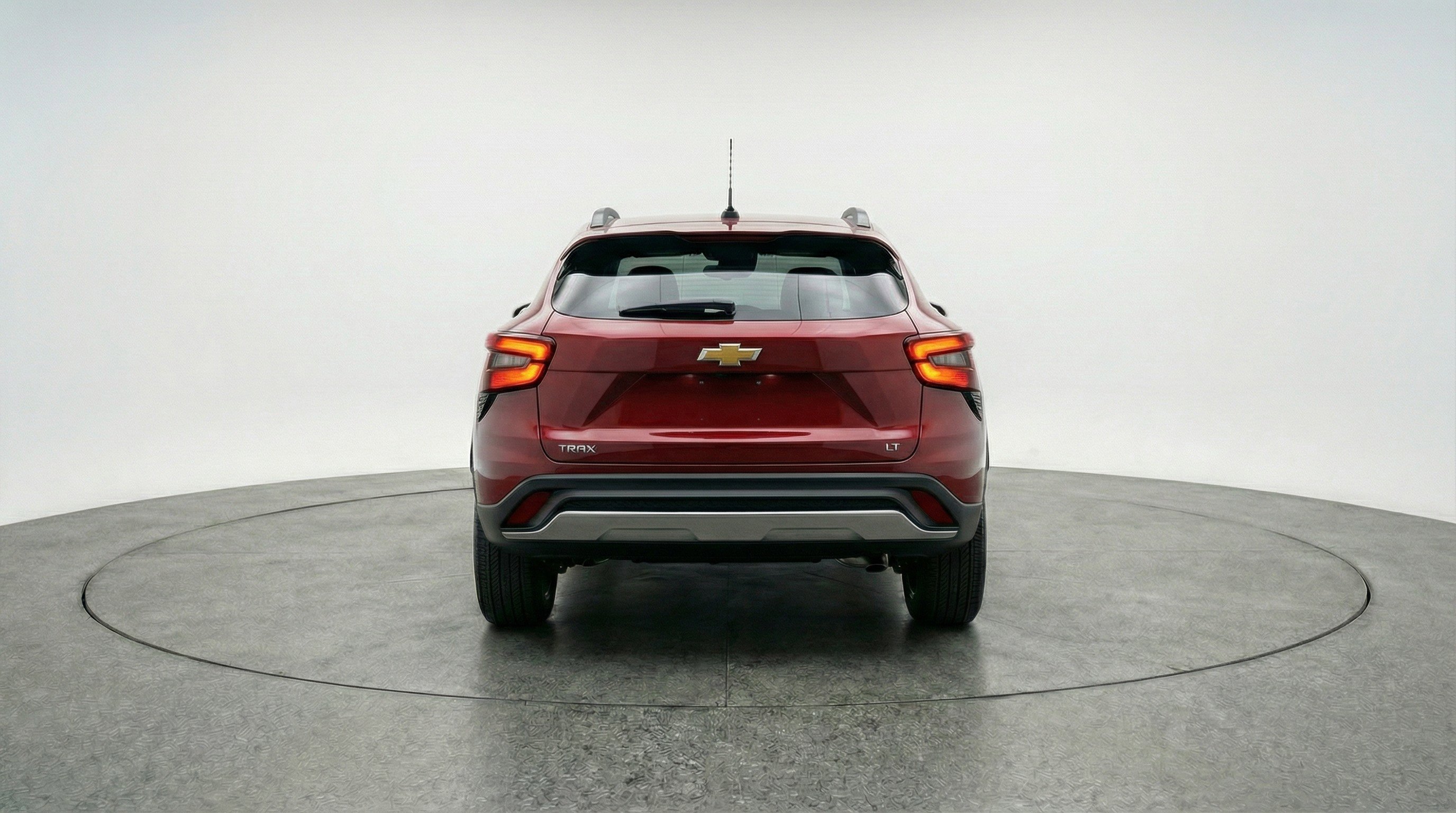 Used 2025 Chevrolet Trax LT FWD image 7